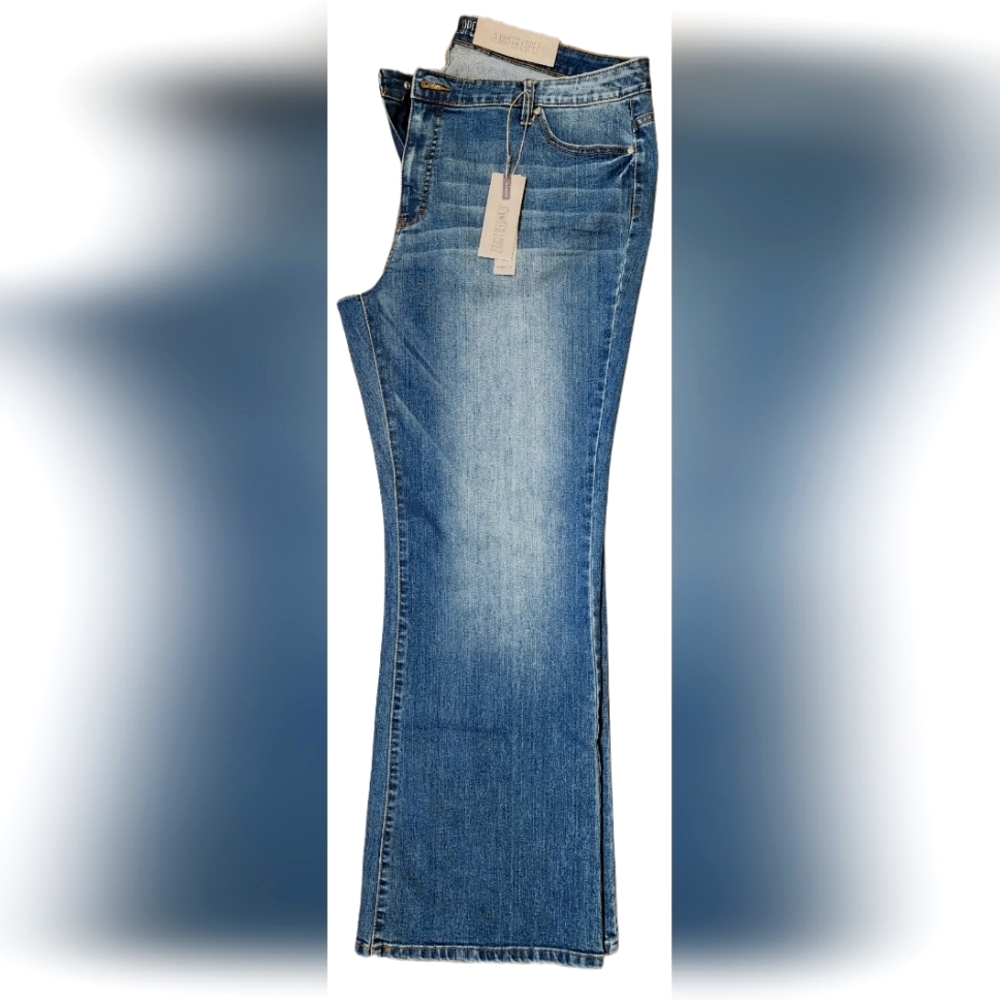 Jennifer Lopez Women's Plus-Size Mid Rise Boot Cut 20W